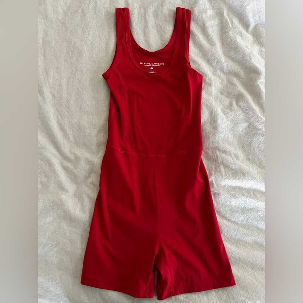 Set Active red romper